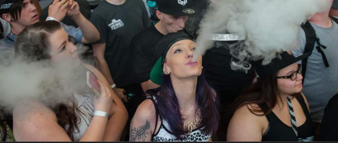 young people vaping