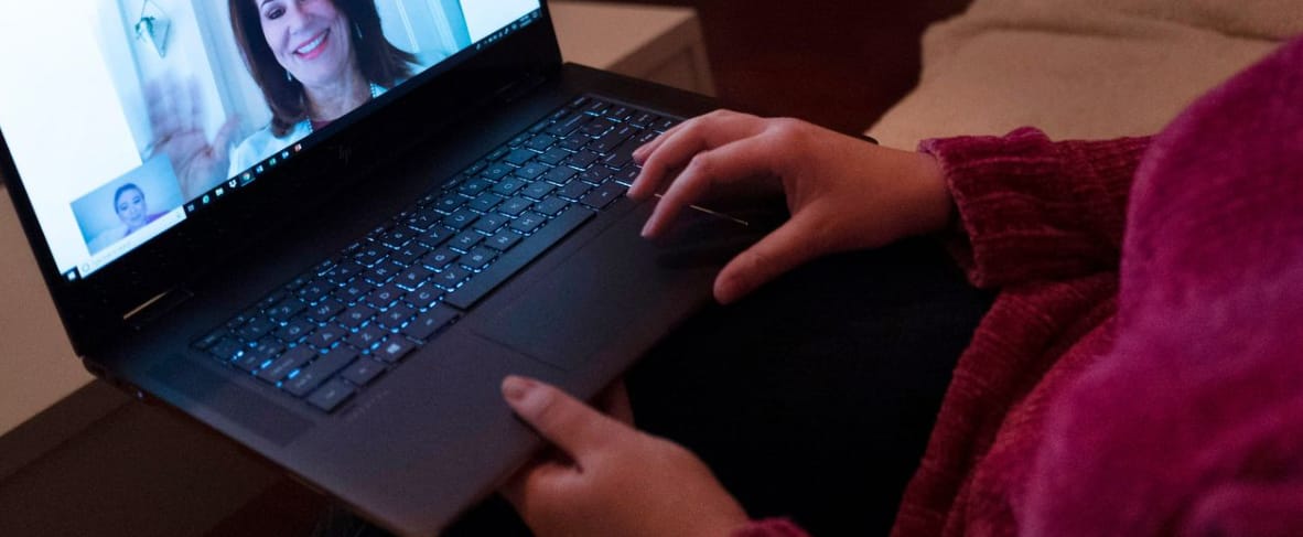 woman at laptop