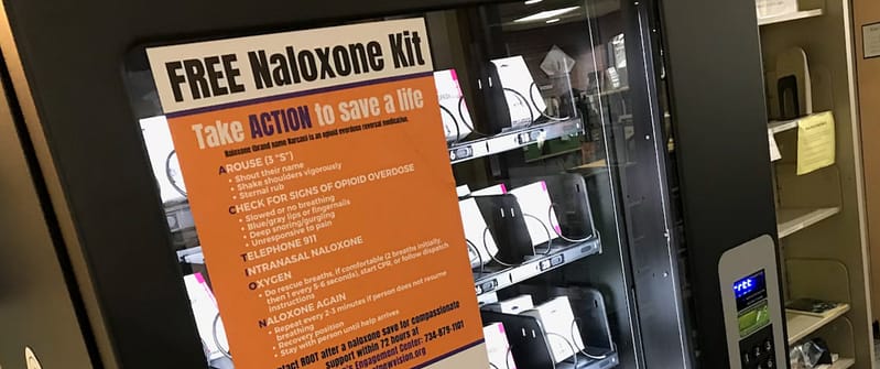 Narcan dispensing machine